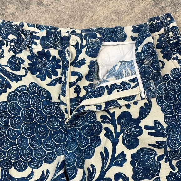 J McLaughlin Floral Cotton Chino Shorts Vacation Blue - Picture 10 of 10